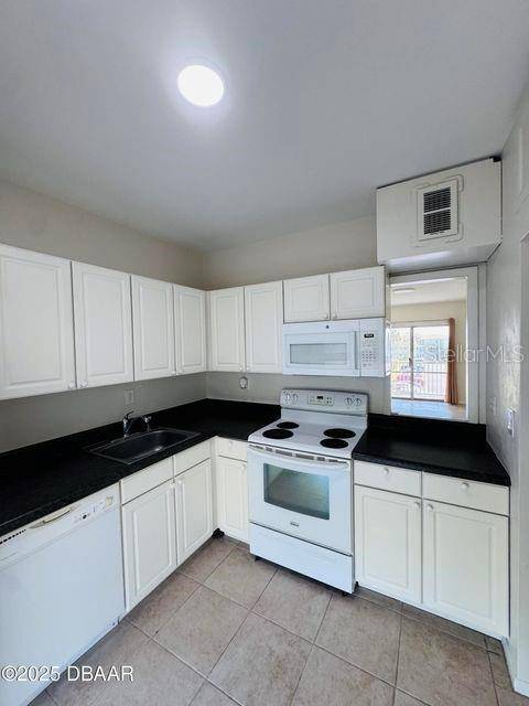 Daytona Beach, FL 32114,717 S BEACH ST #302C