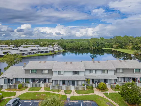 Ormond Beach, FL 32174,210 LEMON TREE LN #210E