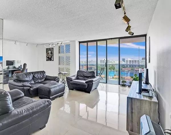 3675 N COUNTRY CLUB DR #2110, Miami, FL 33180