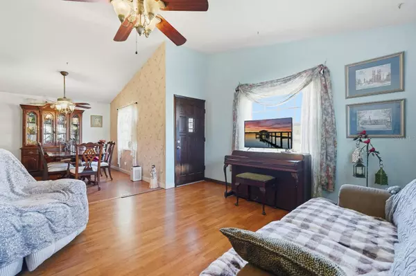 Port Orange, FL 32129,93 GLASS CT