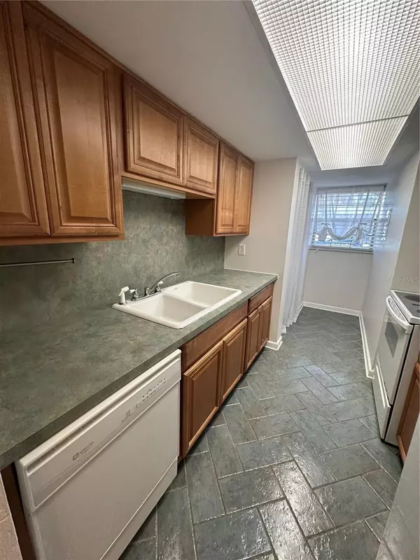 Daytona Beach, FL 32118,118 S HALIFAX AVE #210