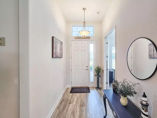 Palm Coast, FL 32137,8 N LAKEWALK DR