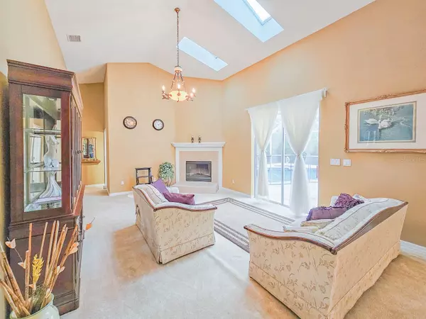 Palm Coast, FL 32164,18 SQUIRREL PL