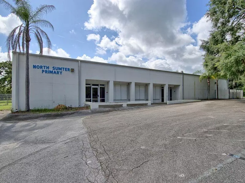 104 N WARFIELD AVE, Wildwood, FL 34785