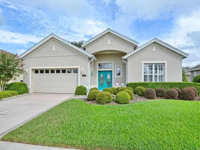 8028 PINE HOLLOW DR, Mount Dora, FL 32757