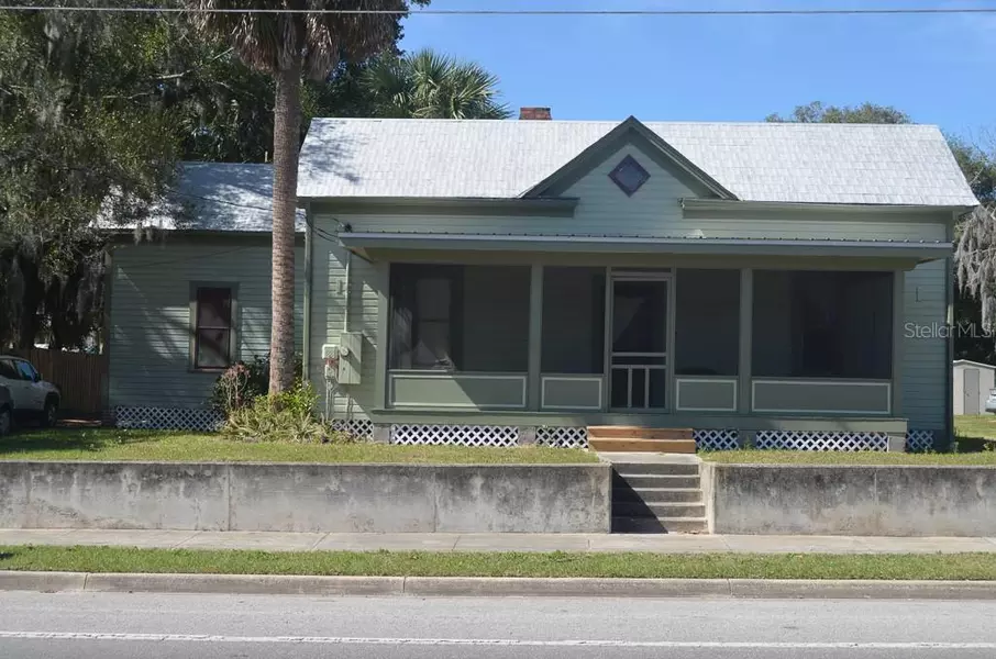 66 S CENTRAL AVE, Umatilla, FL 32784