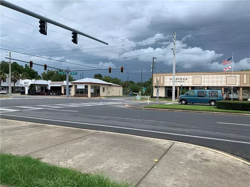 10 N CENTRAL AVE, Umatilla, FL 32784