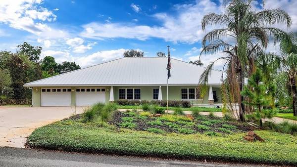 210 E CYPRESS AVE, Howey In The Hills, FL 34737