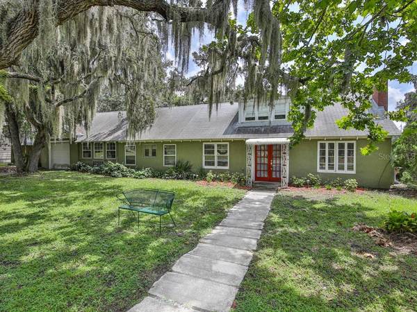 912 N UNSER ST, Mount Dora, FL 32757