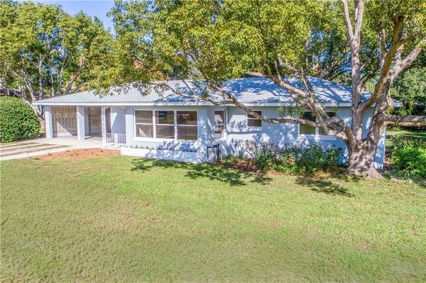 120 E CYPRESS AVE, Howey In The Hills, FL 34737