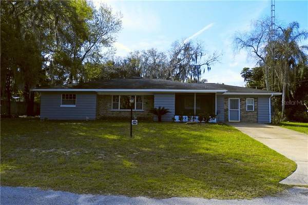 8106 SUNSET DR, Yalaha, FL 34797