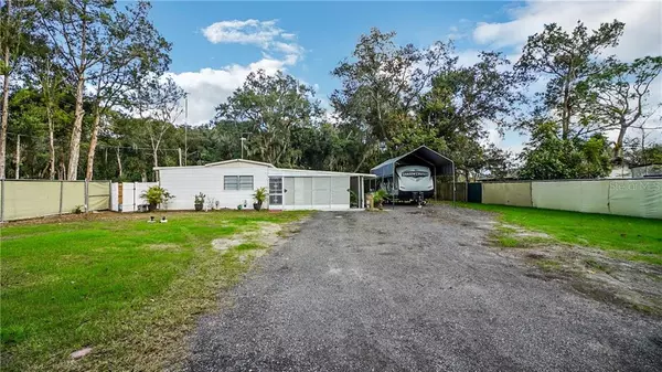 35248 JANICE DR, Fruitland Park, FL 34731