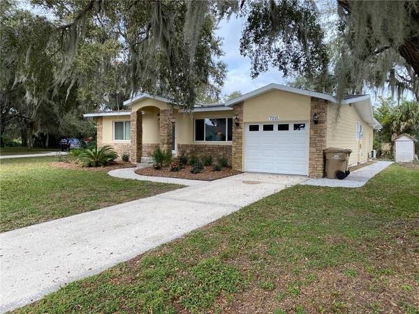 7215 TREASURE ISLAND RD, Leesburg, FL 34788