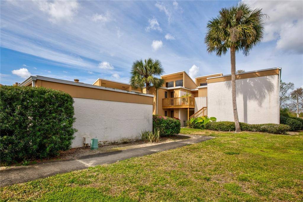 1051 S HIGHLAND ST #2D, Mount Dora, FL 32757