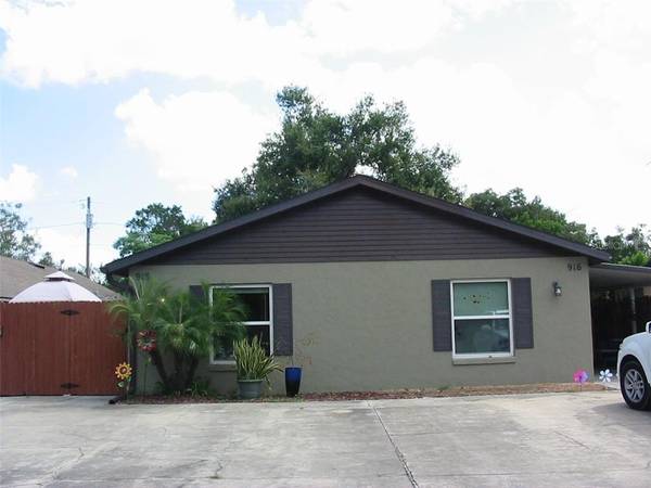 918 N SAINT CLAIR ABRAMS AVE, Tavares, FL 32778