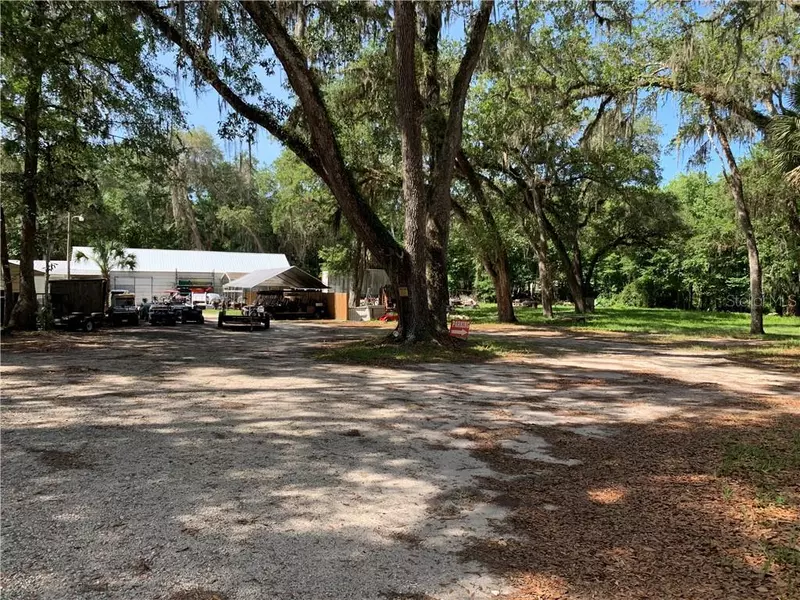 3028 N C 470, Lake Panasoffkee, FL 33538