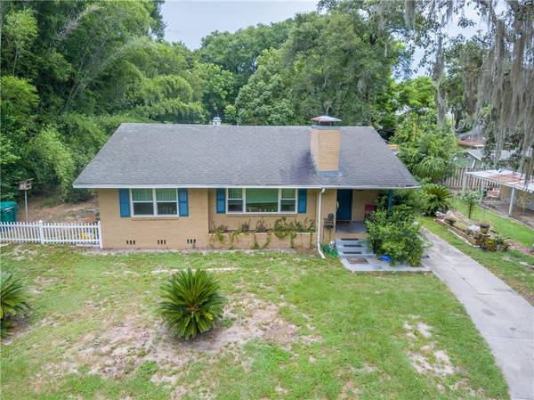 722 N GRANDVIEW ST, Mount Dora, FL 32757