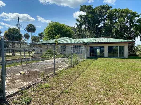 Lake Panasoffkee, FL 33538,830 CR 457