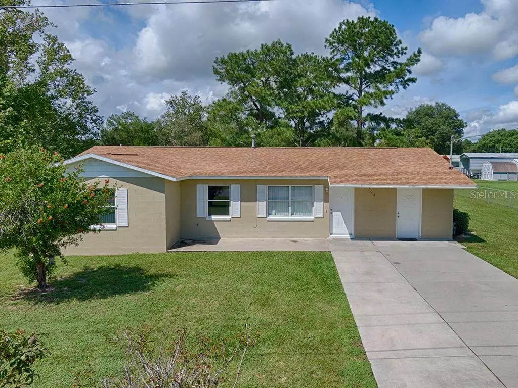 Fruitland Park, FL 34731,704 MAPLE AVE