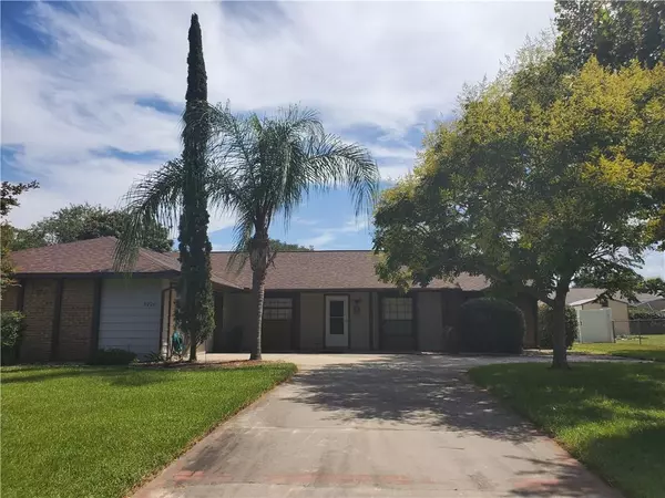 5220 ROYAL OAK DR, Fruitland Park, FL 34731