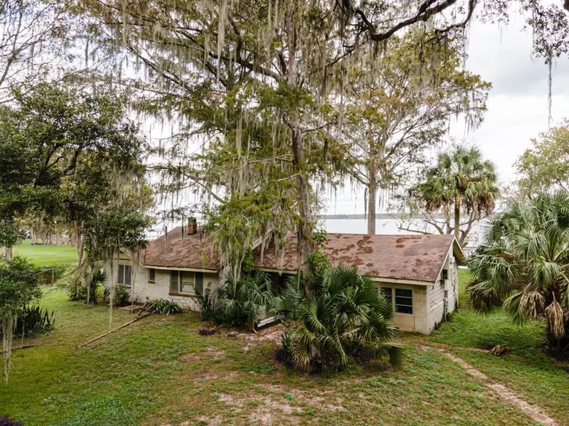 3275 CR 431B, Lake Panasoffkee, FL 33538