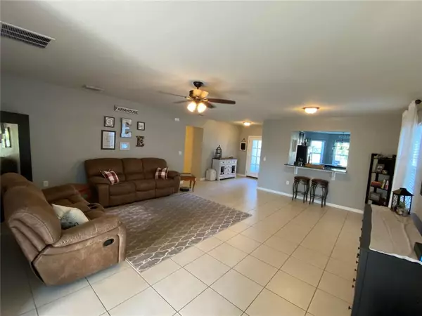 Tavares, FL 32778,4925 GRASSY KNOLL DR