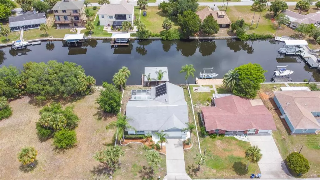 11739 W BAYSHORE DR, Crystal River, FL 34429