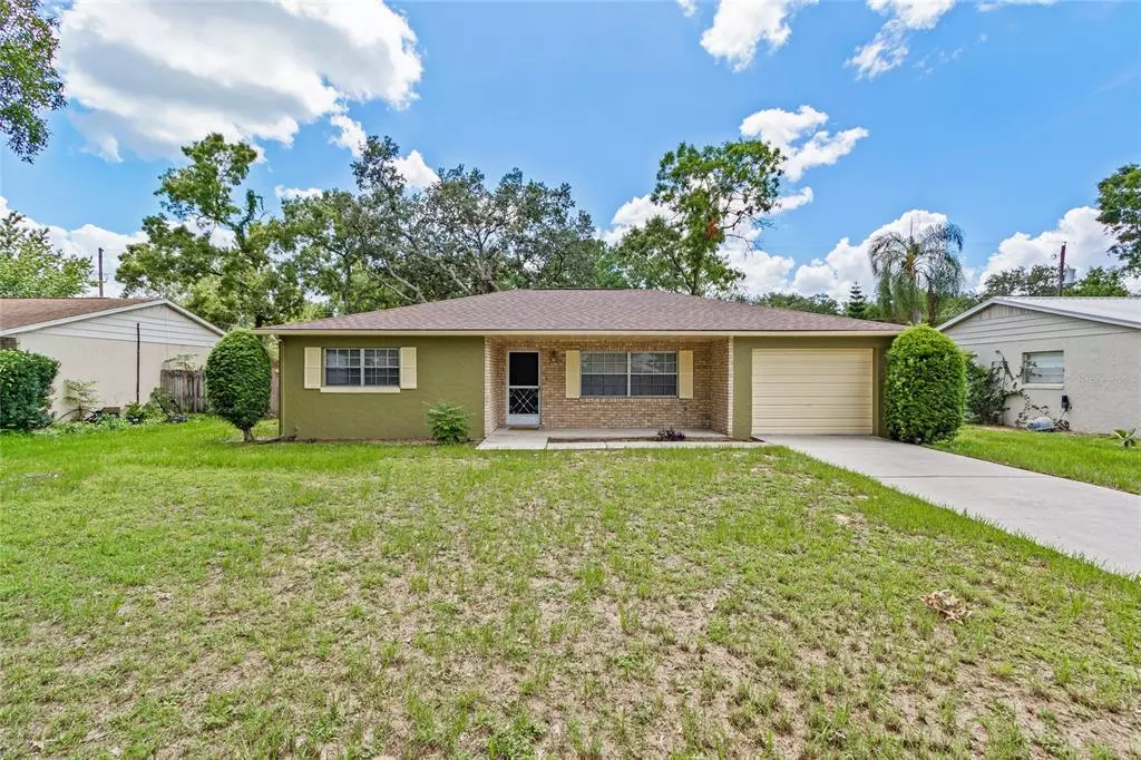 Eustis, FL 32726,2713 OAK LYNN ST