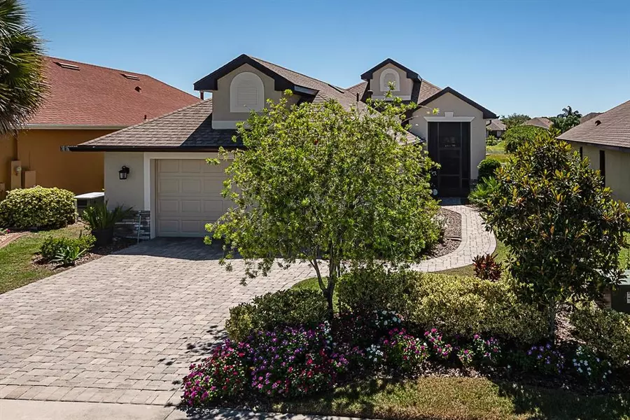 8864 BRIDGEPORT BAY CIR, Mount Dora, FL 32757