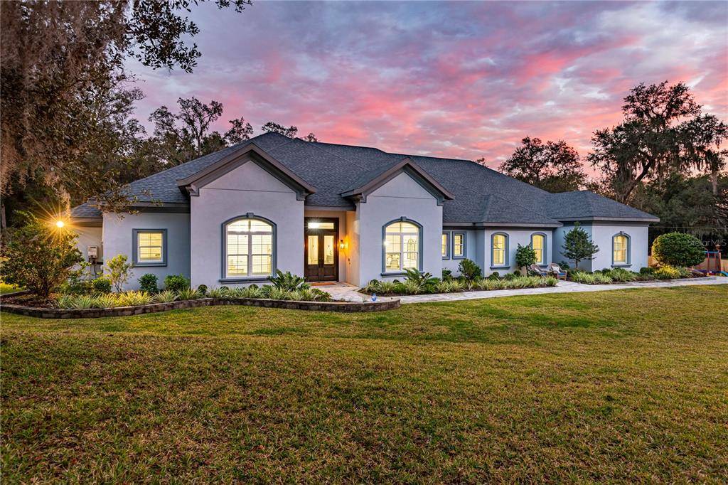 39700 DARLINGTON AVE, Lady Lake, FL 32159