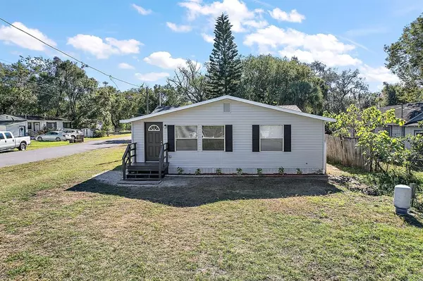16138 2ND ST, Umatilla, FL 32784