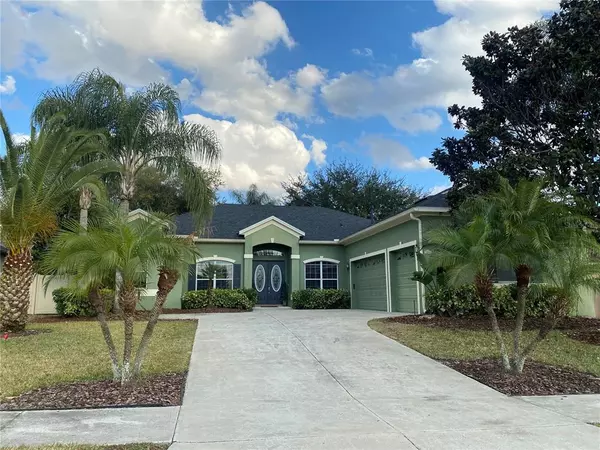2888 MAJESTIC ISLE DR, Clermont, FL 34711