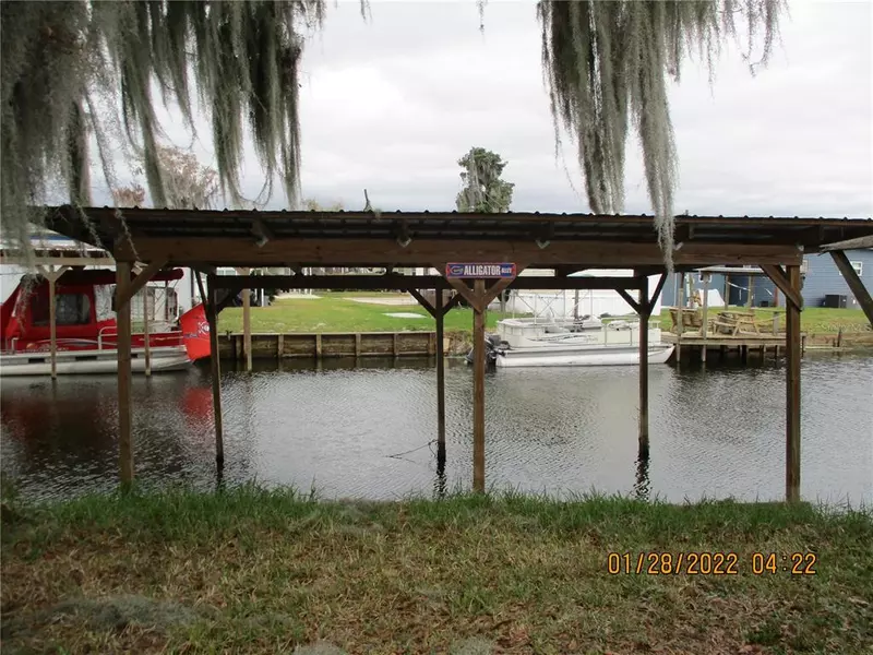 708 CR 477A, Lake Panasoffkee, FL 33538