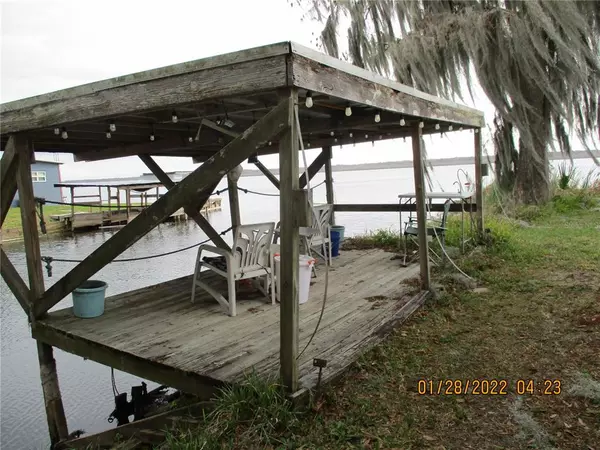 Lake Panasoffkee, FL 33538,708 CR 477A