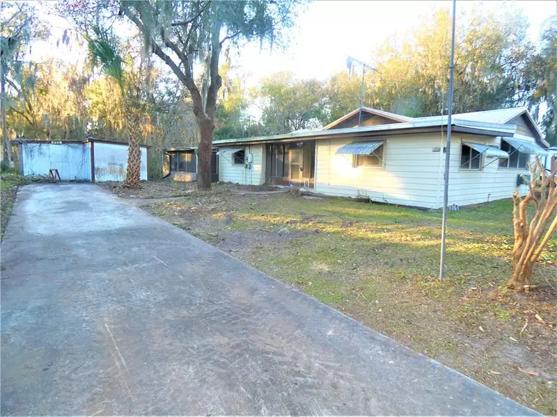 896 CR 485A, Lake Panasoffkee, FL 33538