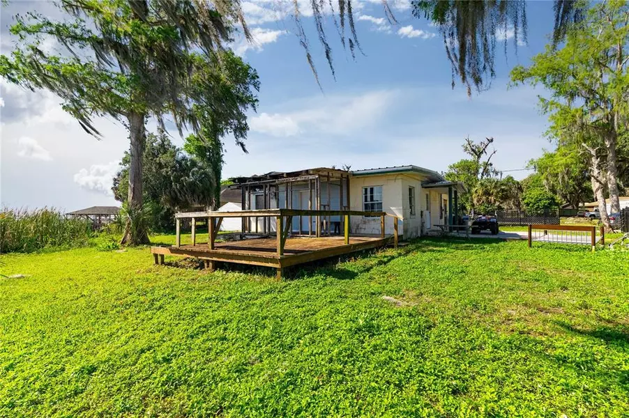 736 CR 457, Lake Panasoffkee, FL 33538