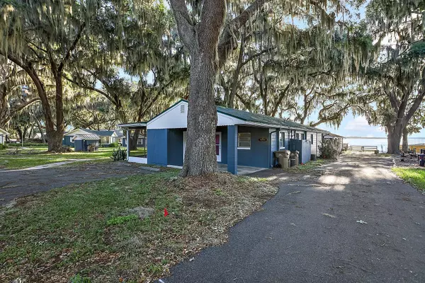 Fruitland Park, FL 34731,5723 E HARBOR DR