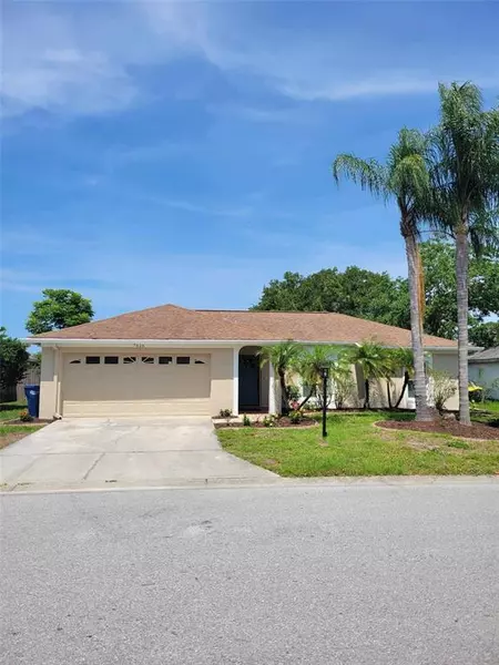 7626 37TH STREET CIR E, Sarasota, FL 34243