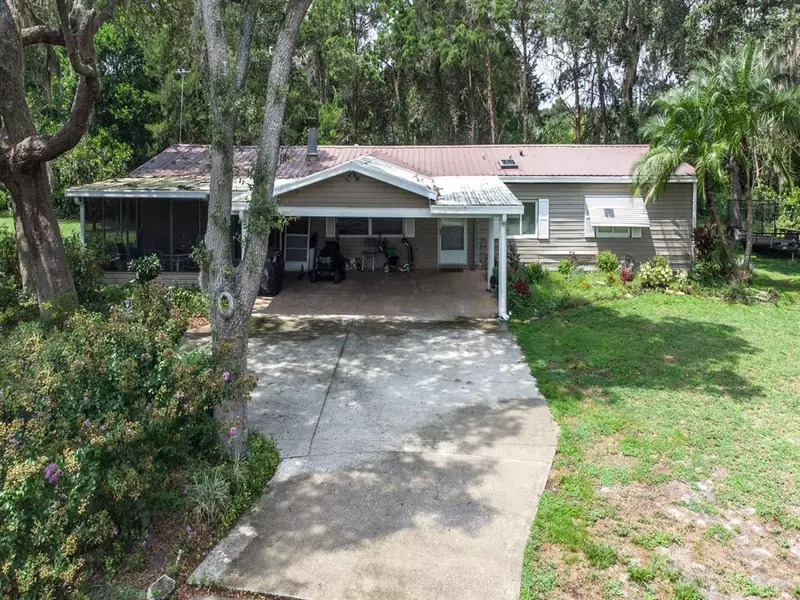 27817 W PELICAN ISLE DR, Leesburg, FL 34748