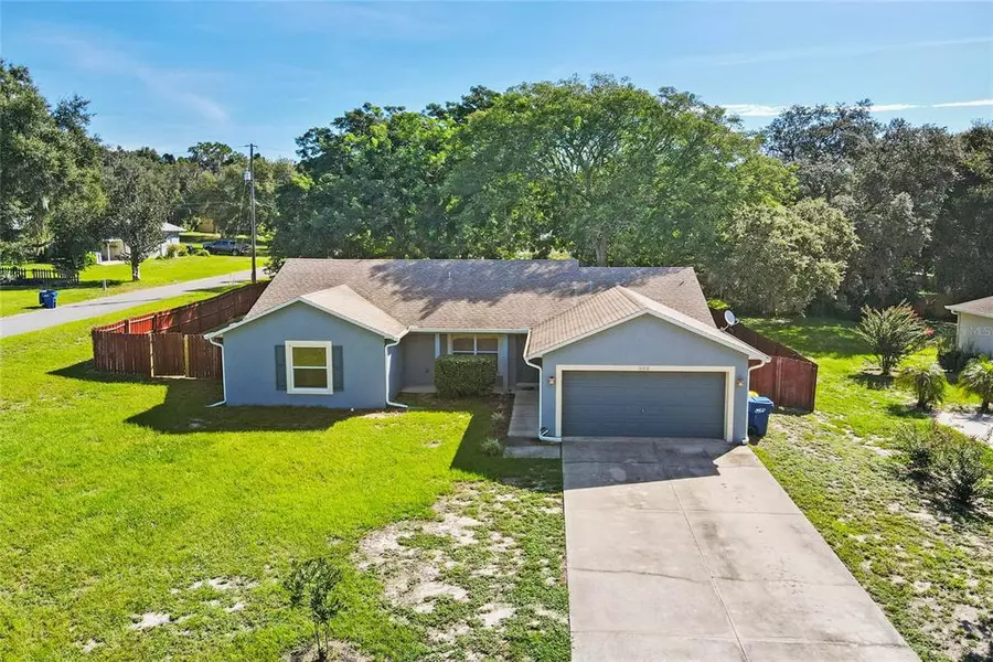 204 N DIXIE DR, Howey In The Hills, FL 34737