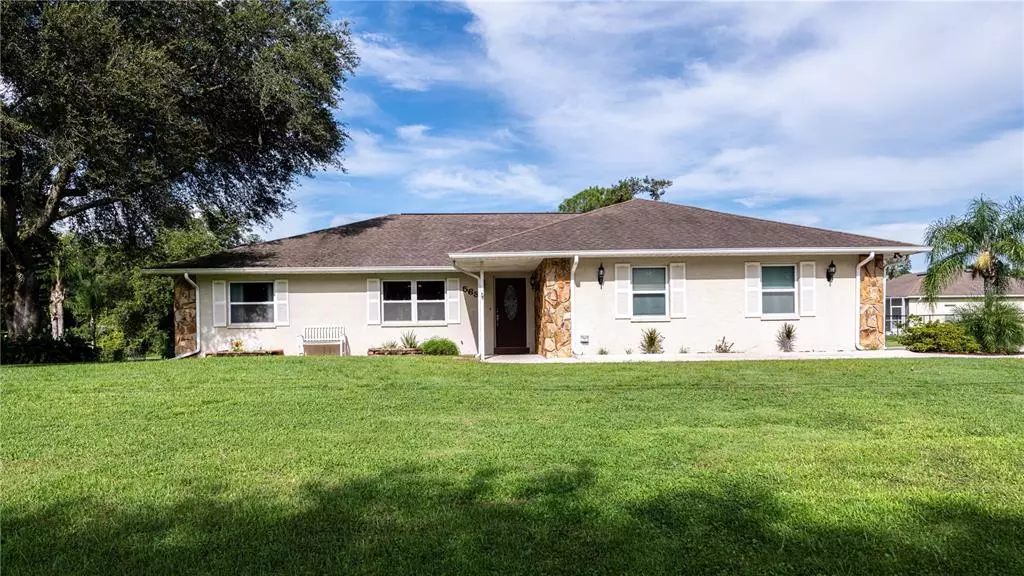 Zephyrhills, FL 33541,5637 ELAINE DR