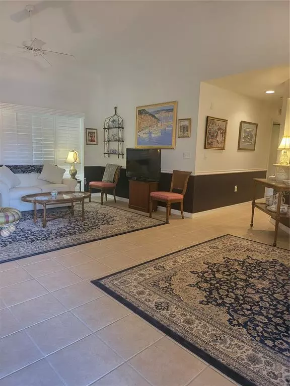 Oxford, FL 34484,5450 COMPASS POINTE #5450