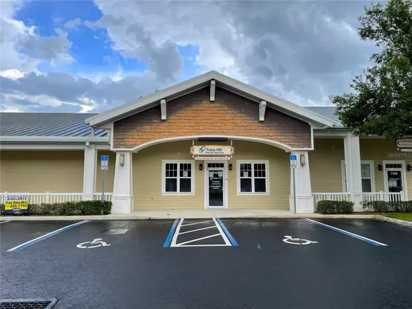 Lady Lake, FL 32159,749 COUNTY ROAD 466