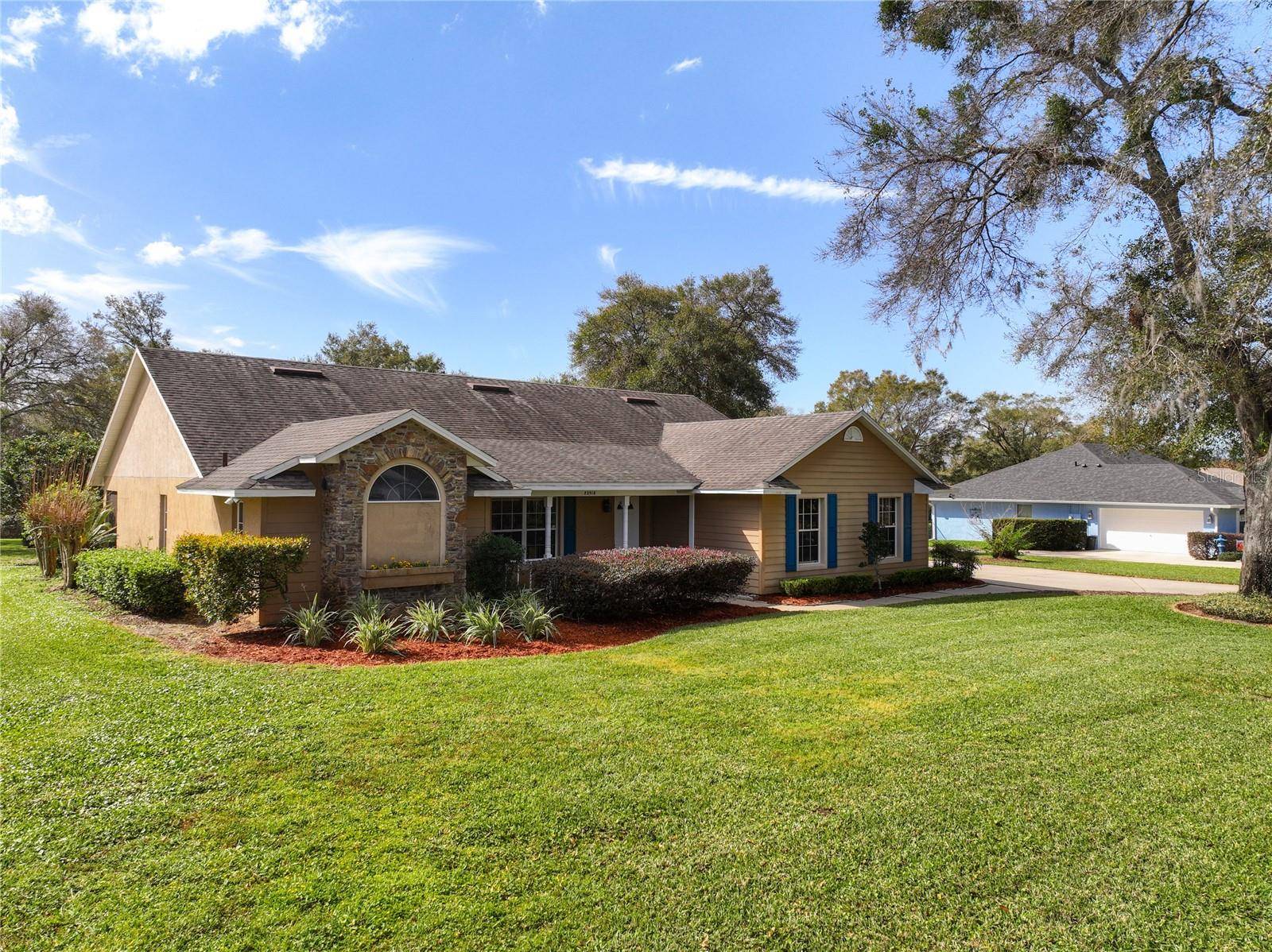 23916 SUNDANCE DR, Sorrento, FL 32776