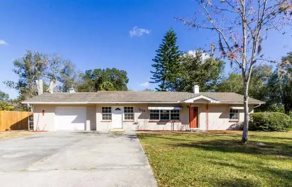 1223 E 2ND AVE,  Mount Dora,  FL 32757