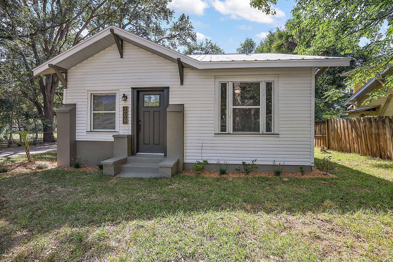308 S DIXIE AVE, Fruitland Park, FL 34731