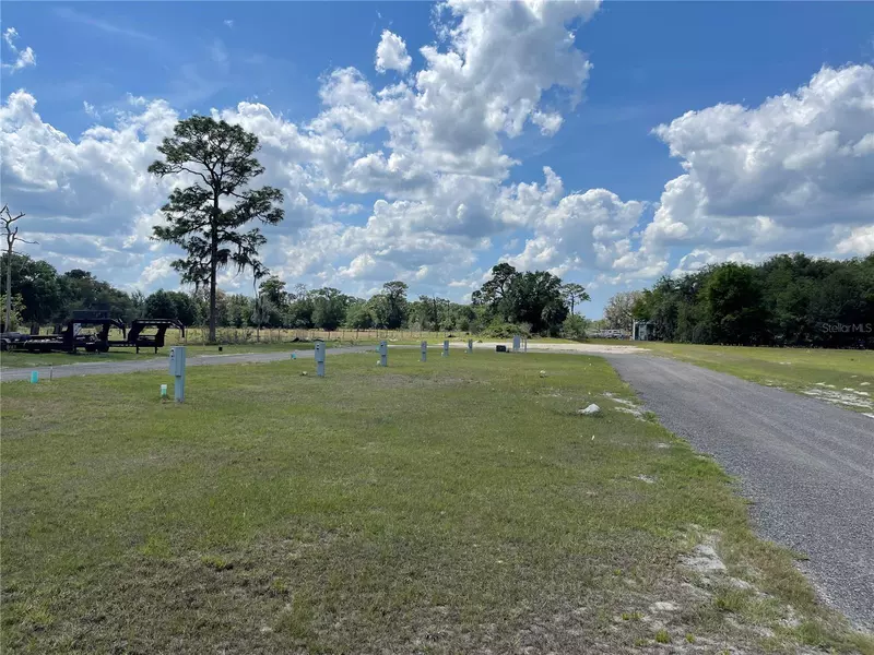 1914 N COUNTY ROAD 470, Lake Panasoffkee, FL 33538