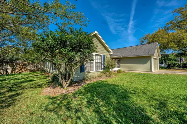 Eustis, FL 32726,1026 WOODWARD OAKS CIR