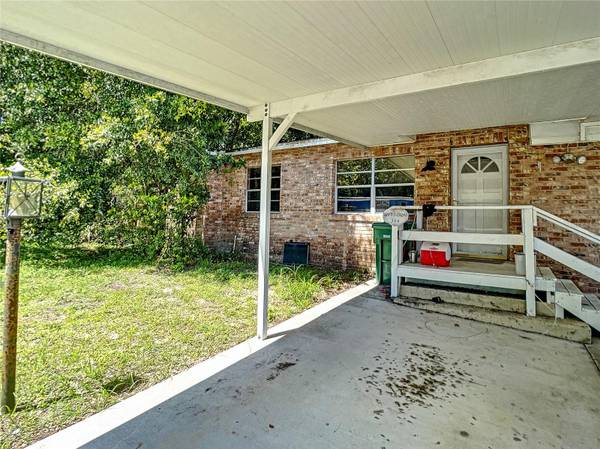 306 N VILLA AVE, Fruitland Park, FL 34731