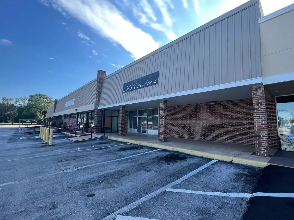 Eustis, FL 32726,415 N GROVE ST #B